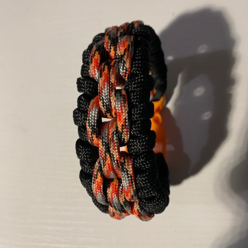 Paracord Survival Bracelet King Cobra Chain Link Style Black/Orange/Orange Camo
